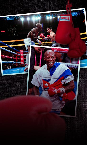 Top Moments: Ugás Tops Pacquiao